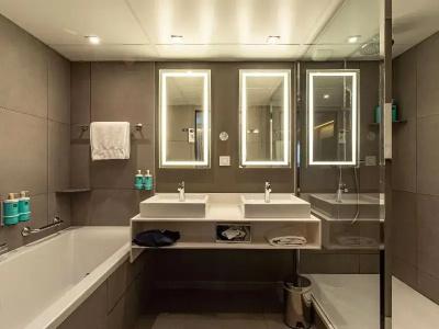 Novotel Paris 14 Porte d'Orléans - 97