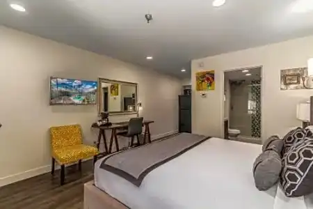 Hospitality Suite Resort - 33
