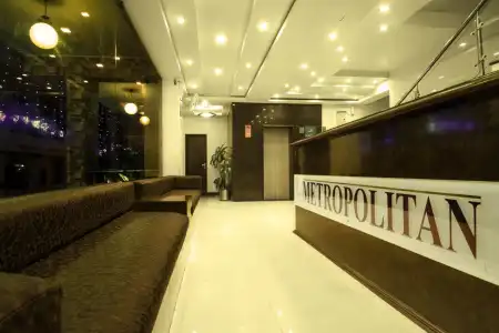 Metropolitan - 18