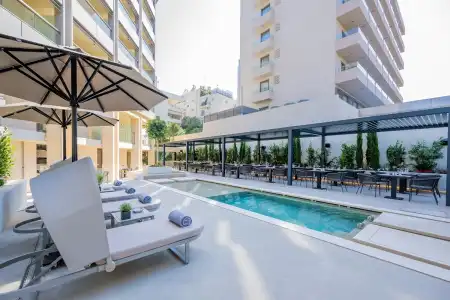 Divani Escape- Adults only - 16