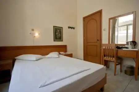 Lena - 20