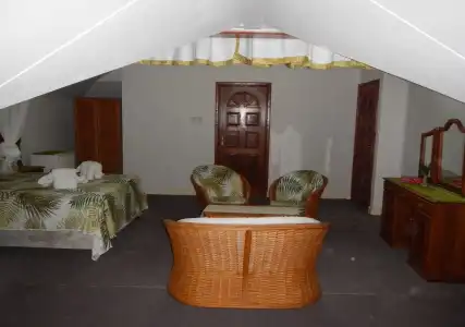Le Chevalier Bay Guesthouse - 1