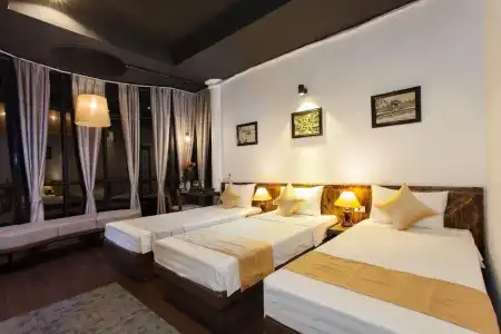 Luxury Backpackers - 30