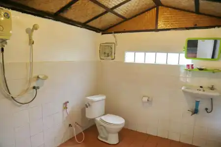 TP Hut Bungalows - 10
