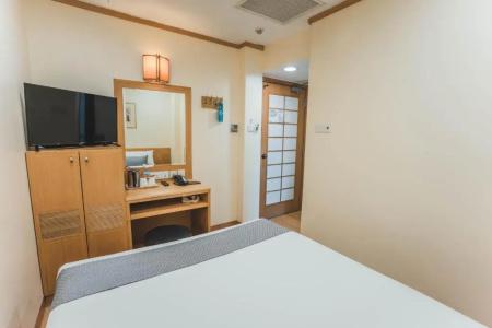Sakura by Venue - Newly Renovated - 45