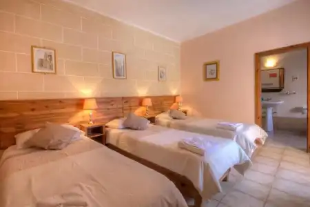 Green Grove Guest House - 6
