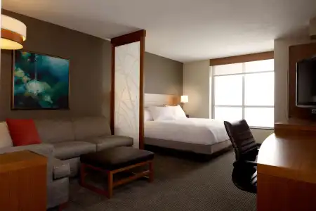 Hyatt Place DFW - 2