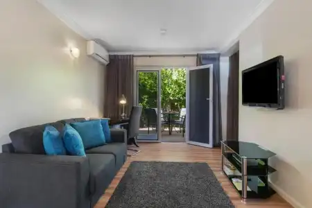 The Peninsula Riverside Serviced Apartments - 63