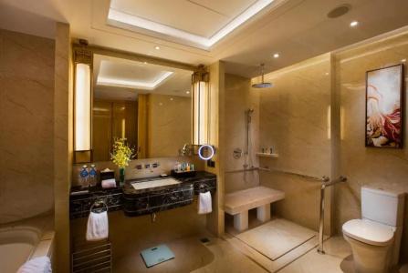 Hilton Wuhan Riverside - 52