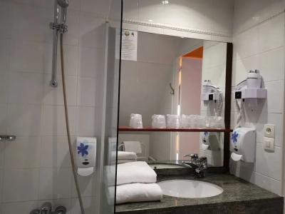 Hôtel Crocus Caen Mémorial - 21