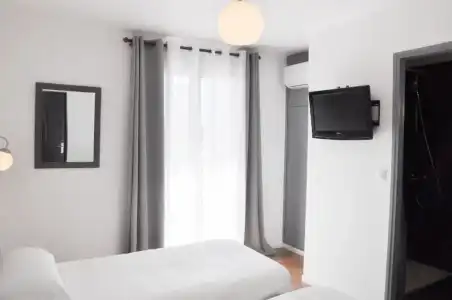 Hôtel Les Arbousiers - 43