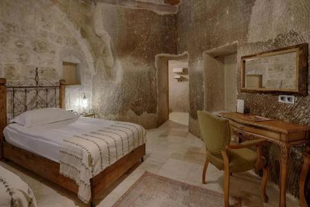 Hera Cave Suites - 108