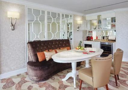 Resorts World Sentosa - Crockfords Tower - 37