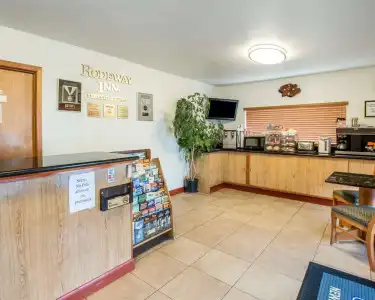 Rodeway Inn Newport - 1