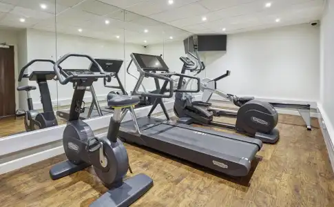 Holiday Inn Cardiff - North M4 - 6