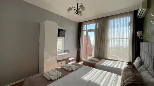 Tulip House - 38