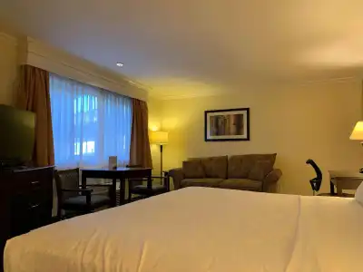 Best Western Plus Burnaby - 54