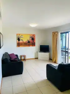 Airlie Beach Apartments - 27