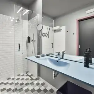 The Modernist - 28