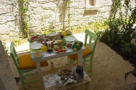 Avlu Alacati Butik Otel - 11