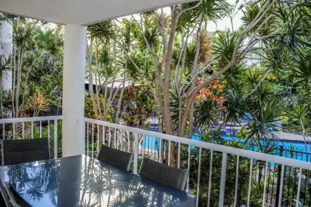 Surfers Beach Holiday Apartments - 109