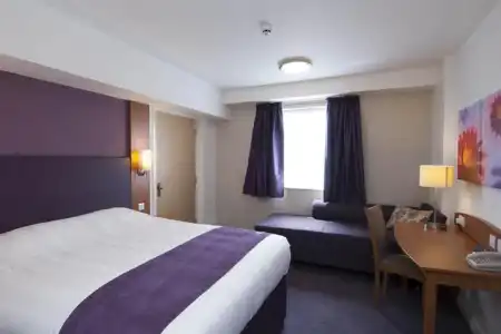 Premier Inn London Hanger Lane - 1