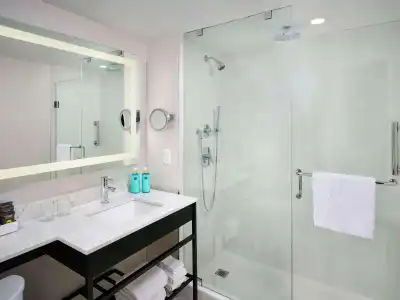 Novotel Toronto Centre - 9