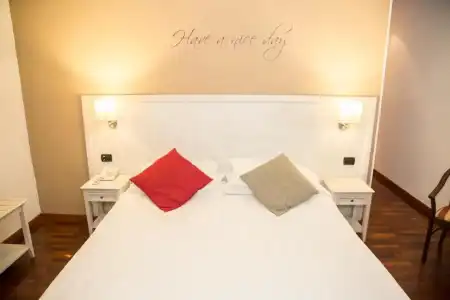 Inn Rome Rooms & Suites - 15