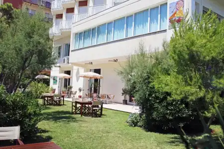 City Beach Resort - 0
