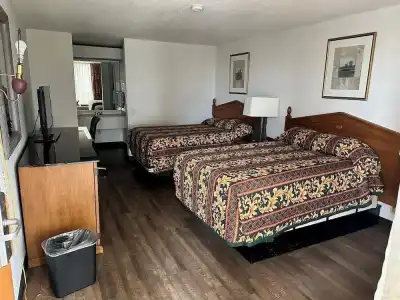 Executive Inn - 3