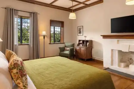 The Hill Club - 71