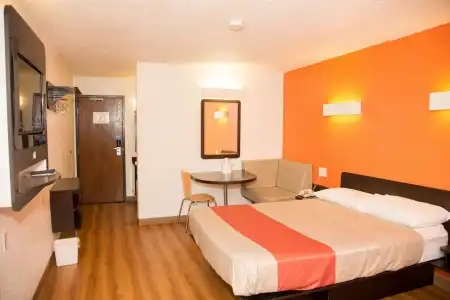 Motel 6 Omaha, NE - 5
