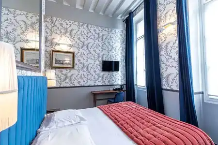 Dauphine Saint Germain - 51