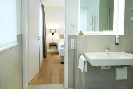 Bayerischer Hof - 167