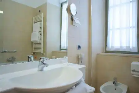 Best Western Crystal Palace - 44
