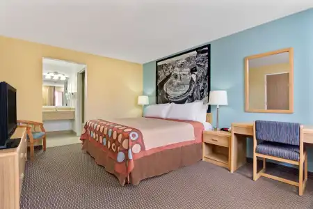 Super 8 by Wyndham Irving/DFW Apt/North - 15