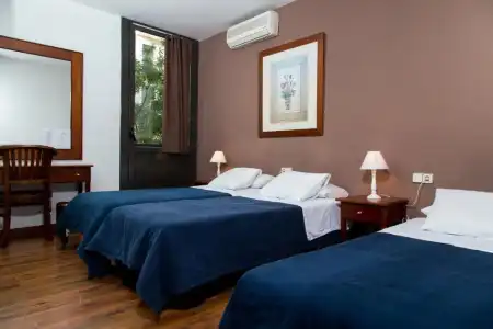 Hostal LK - 44