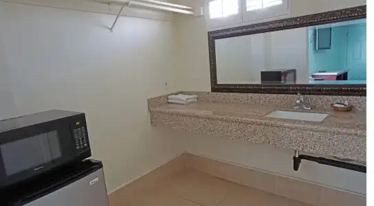 Lincoln Motel - Los Angeles, Hollywood Area - 12