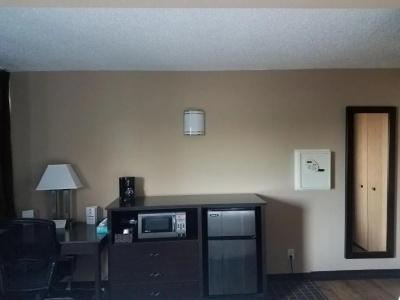 Americas Best Value Inn & Suites Bismarck - 34