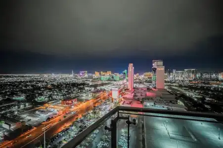 Beautiful Palms Place Suite - 175