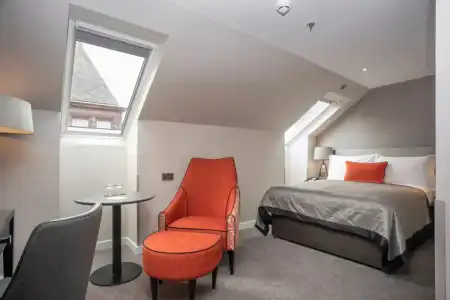 Ten Hill Place - 8