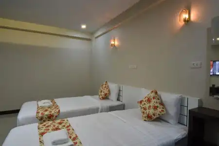 Gold Airport Suites - 43