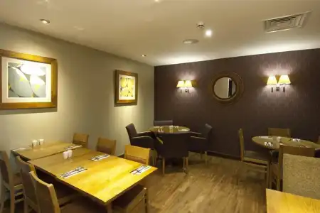 Premier Inn London Hanger Lane - 9