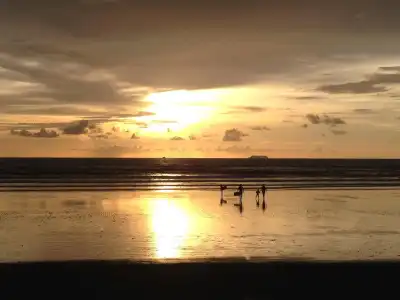 Noble House Beach Resort - 11