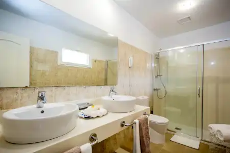 Arena Suite - Adults Only - 10