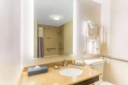 La Quinta Inn & Suites by Wyndham Chicago Downtown - 58
