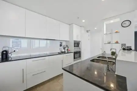 Aria Apartments - 554