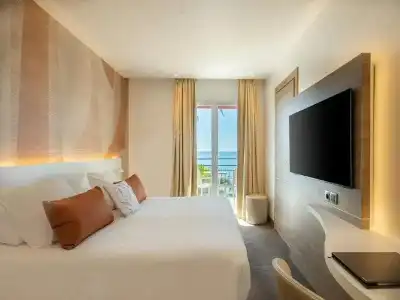 Best Western Premier Prince De Galles - 48