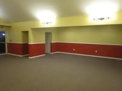 The Crossroads & Suites - 10
