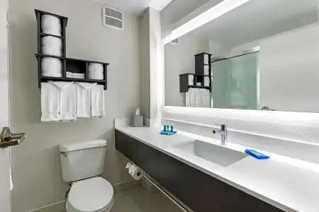 Holiday Inn Express Columbus Downtown by IHG - 55